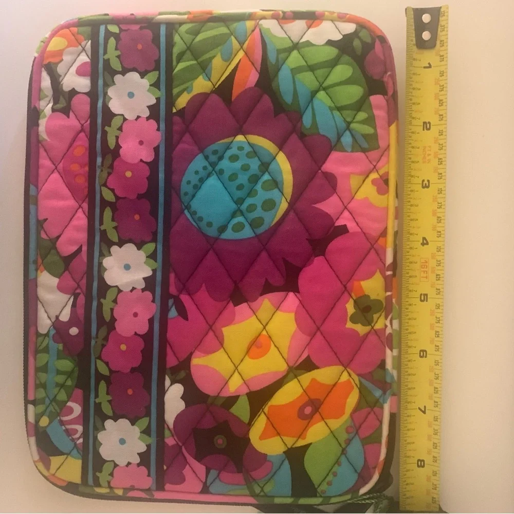 Vera Bradley Reader Sleeve in Pink Floral Va Va Bloom Print  NWT - Picture 3 of 7